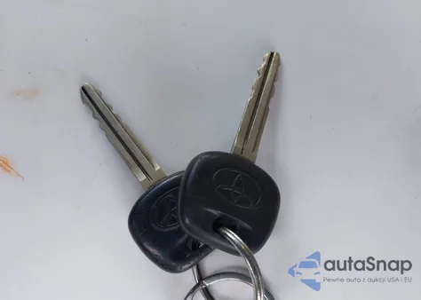 2002 Toyota Sequoia Sr5 V8 z USA, uszkodzony, nr VIN 5TDZT34A92S070079